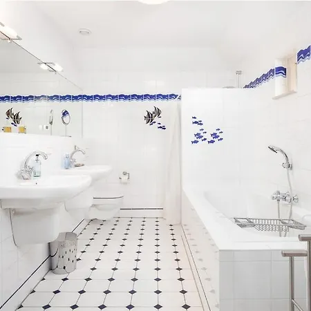 Light-flooded * Берген ан Зее