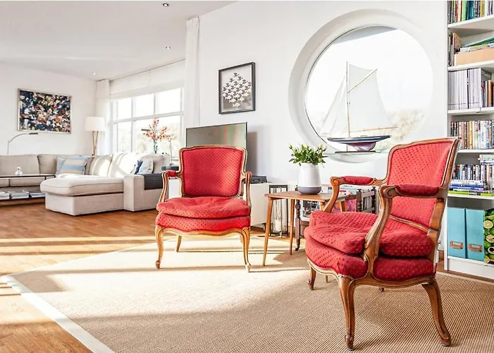 Ferienhaus Light-flooded *